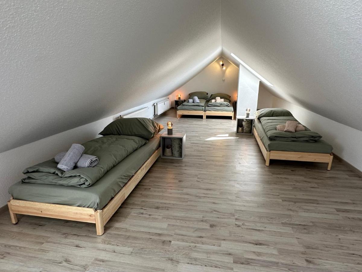 Gemuetliche Neurenovierte Dachgeschosswohnung แอร์ฟวร์ท ภายนอก รูปภาพ